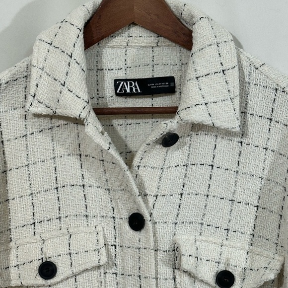 ZARA Women’s Tweed Plaid Check Shacket Jacket Medium Cream Black Button Front - Picture 2 of 6